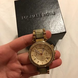 Mk Watch